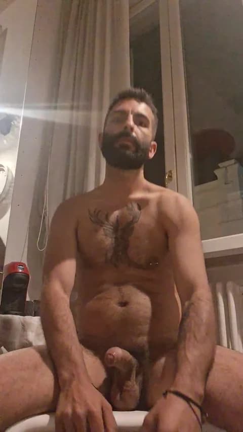 Premium: Alessio90italy HD (33 min) - May 8, 2026 22:09