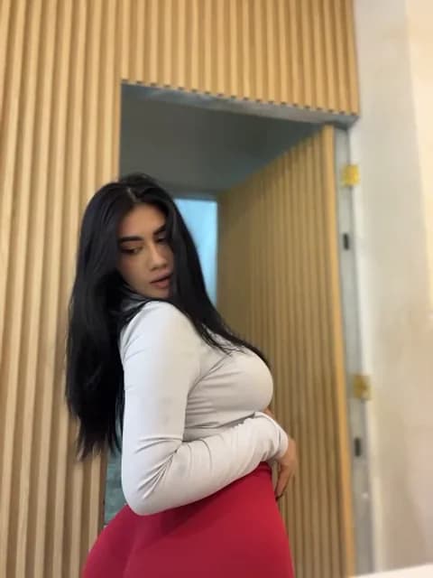 Premium: clarachanelricek HD (32 min) - January 15, 2026 24:15