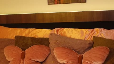 Premium: tanyajade88 HD (90 min) - March 8, 2026 01:03